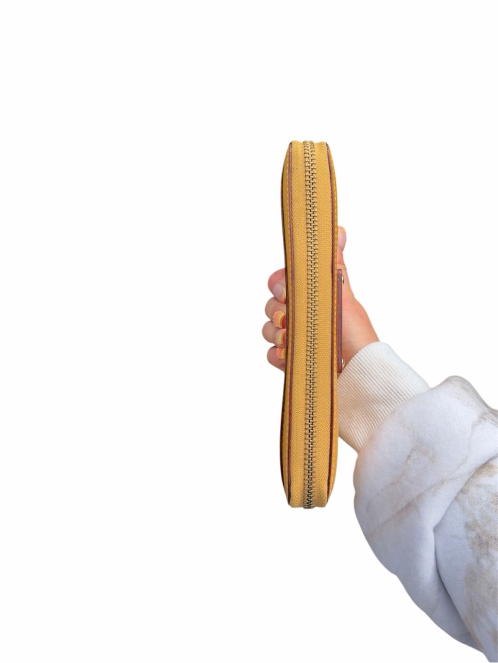 Mustard yellow Kate Spade wallet - Picture 3 of 8